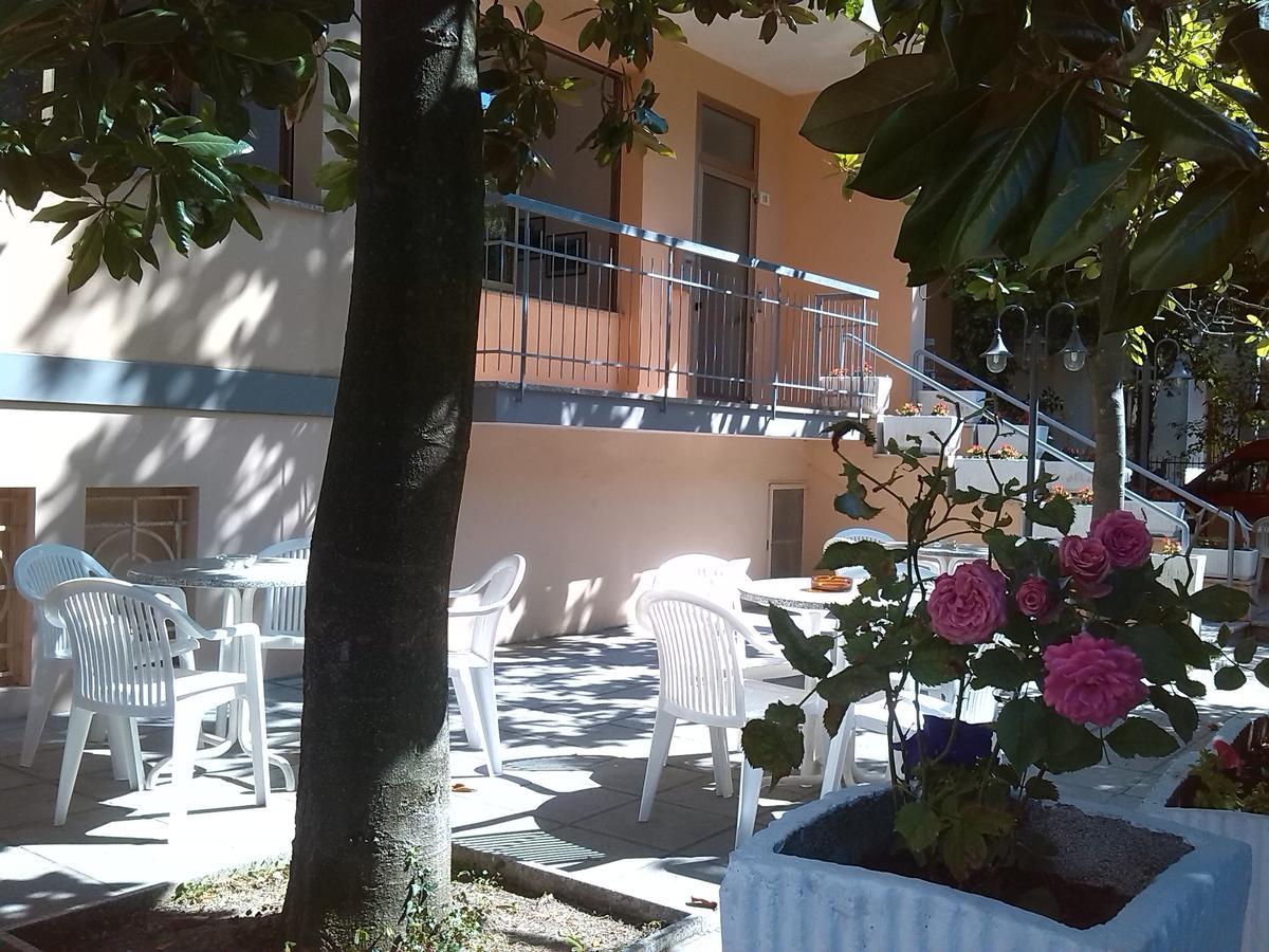 K2 Hotel Cattolica Exterior foto